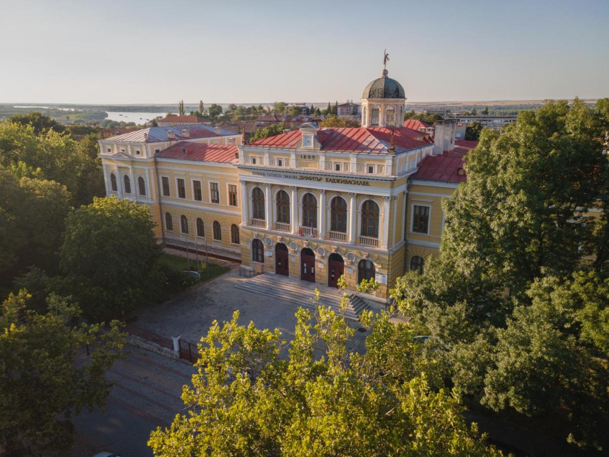 Пансион - Димитър Хадживасилев Svishtov Eksteriør billede